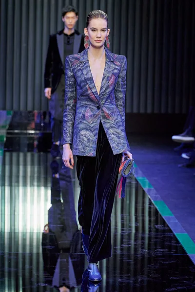 Look 63